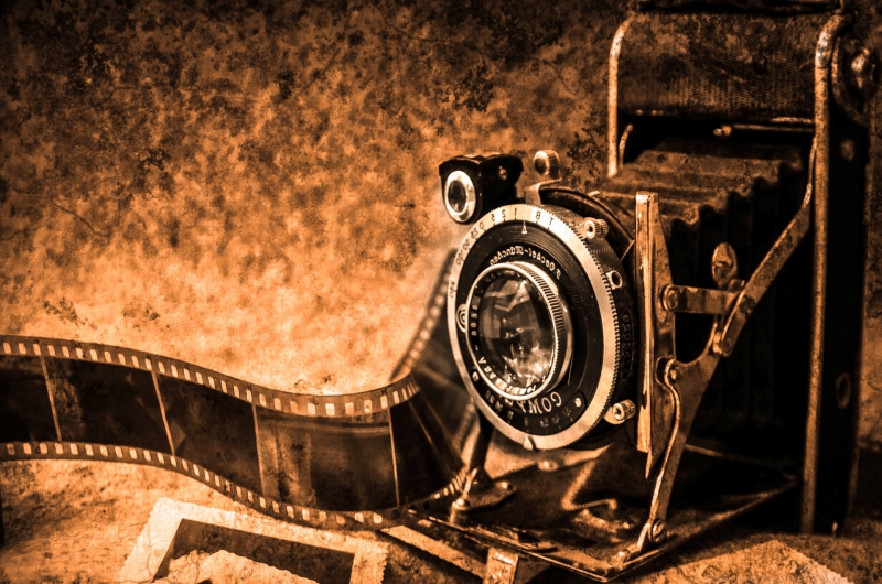 photographe-FONTAN-min_light-wood-night-camera-photography-vintage-1245236-pxhere.com